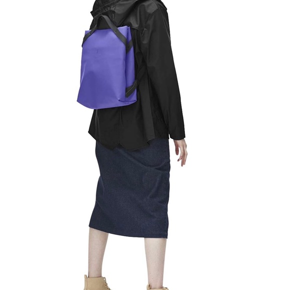 rains shift backpack